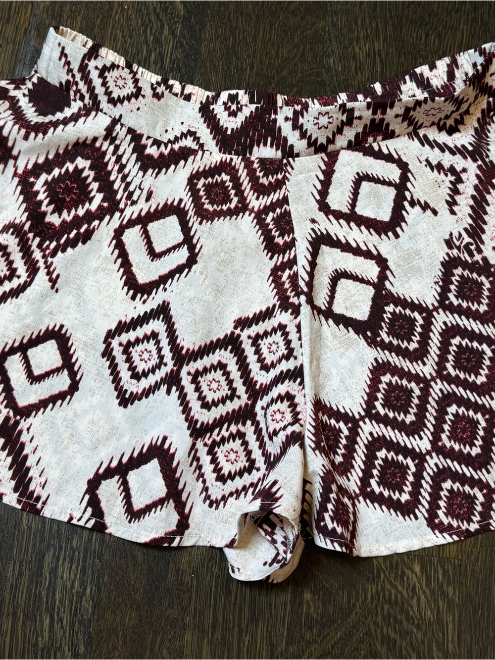 Varga Boho Geometric Diamond Print Flowy Shorts – Cream Maroon – Medium